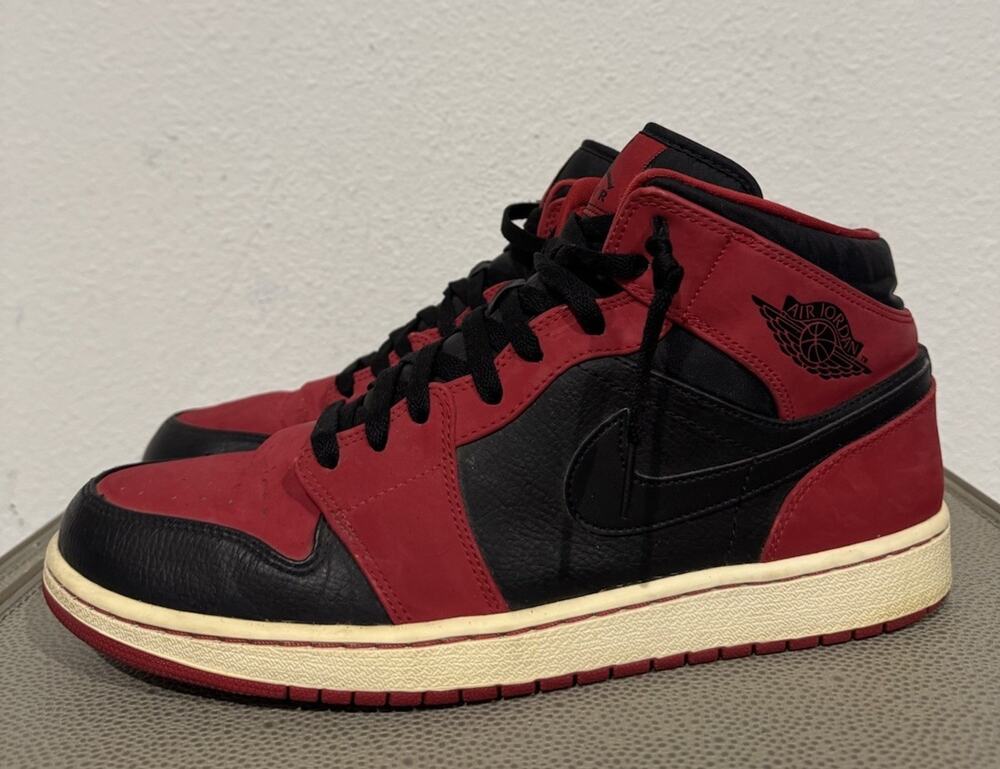 NIKE AIR JORDAN 1 MID BRED BLACK-GYM RED SIZE 12.5 MEN'S 554724-005